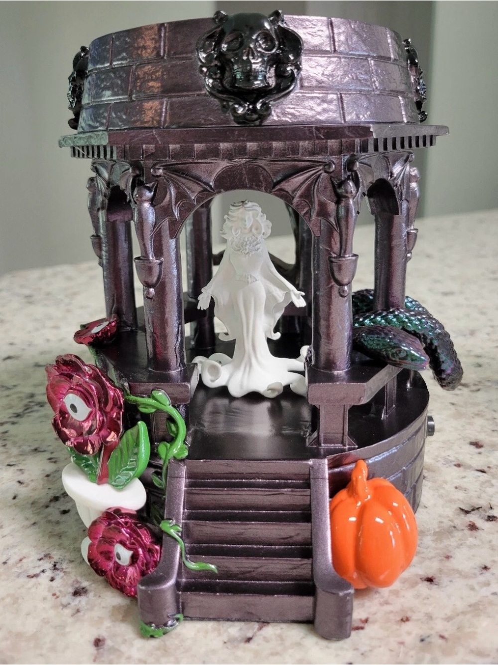 Bath and Body Works Halloween 2024 Light-Up Haunted Gazebo 3-Wick Candle Holder - Picture 8 of 8